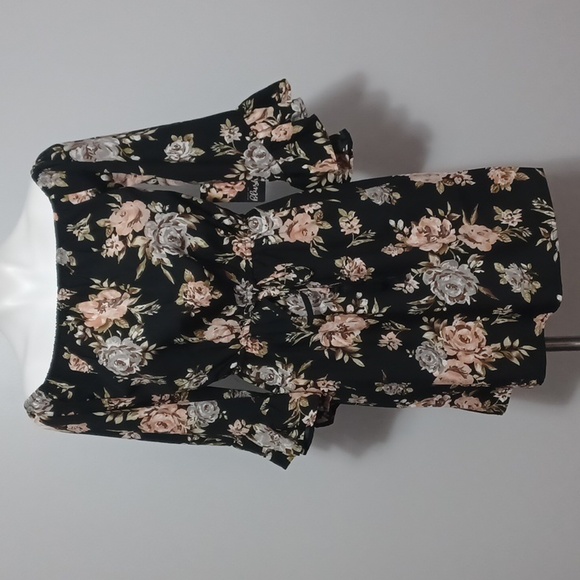 BLUSH top.  Floral flowy top, off shoulder shirt w/ elastic waist.  Medium. NWT - Picture 1 of 15